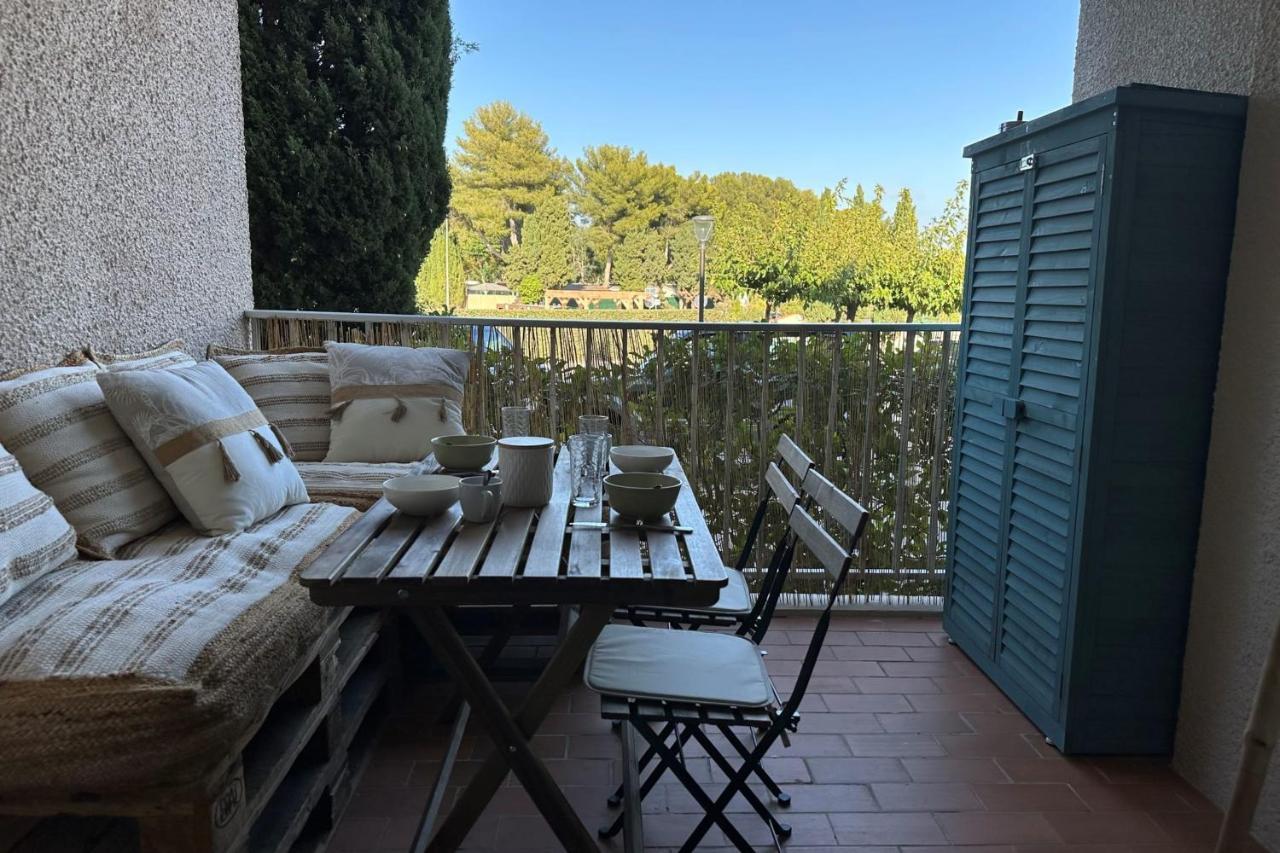 Very Cosy Apartment At 200 M From The Beaches La Londe-les-Maures Exterior foto